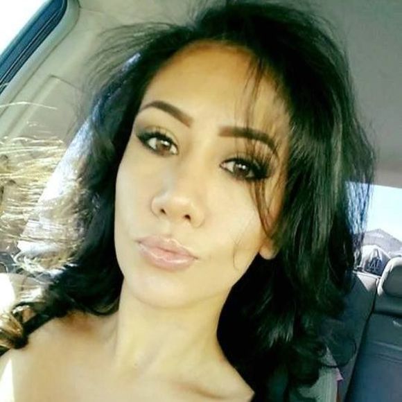 Meet your Posher, Flora - Picture 1 of 1